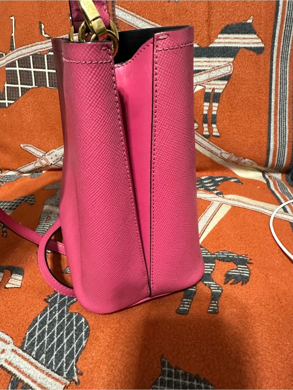 PRADA❤️🌟PINK SAFFIANO LEATHER BUCKET BAG⭐️ - Picture 5 of 10